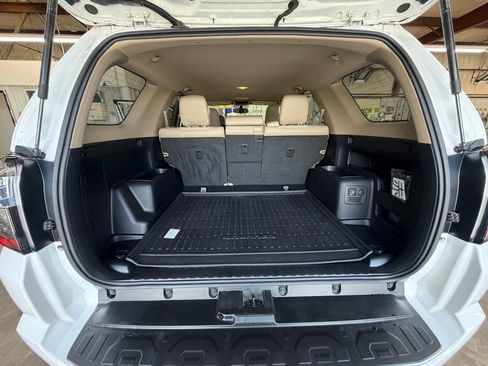 Used 2018 Toyota 4Runner SR5 Premium AWD/4WD image 21