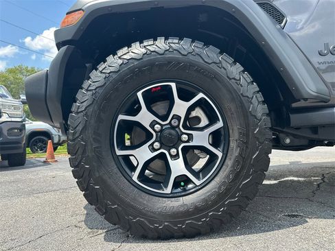 Used 2024 Jeep Wrangler Sport image 12