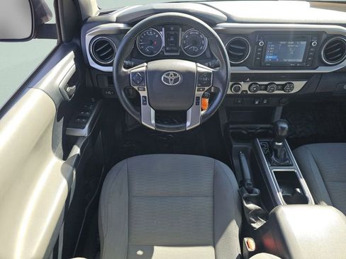 Used 2019 Toyota Tacoma SR5 AWD/4WD image 5