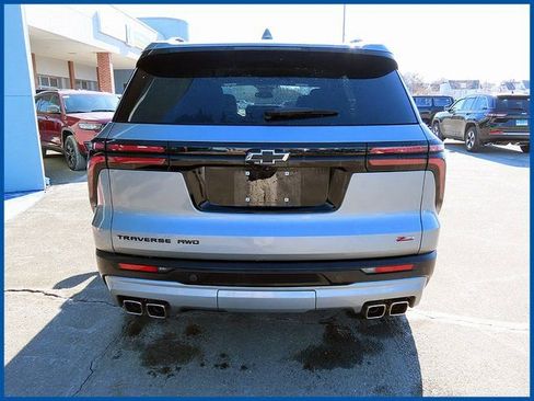 Used 2025 Chevrolet Traverse Z71 w/ Driver Confidence Package image 6
