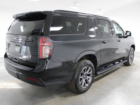 Used 2023 Chevrolet Suburban Z71 w/ Luxury Package image 10