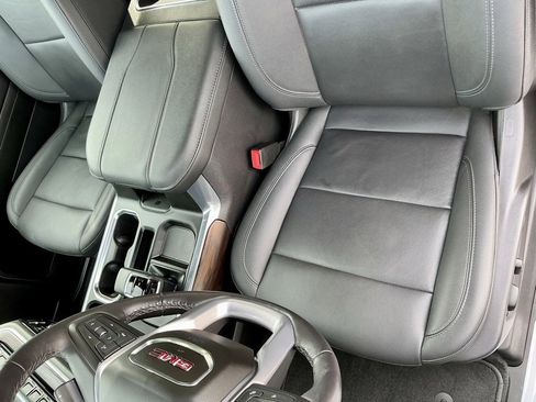 Used 2023 GMC Sierra 1500 SLT image 43