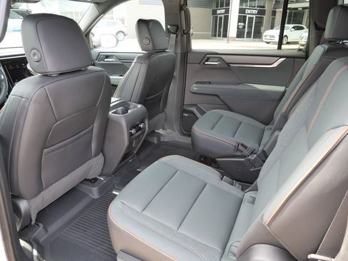New 2026 GMC Acadia AT4 w/ Luxury Package AWD/4WD image 34