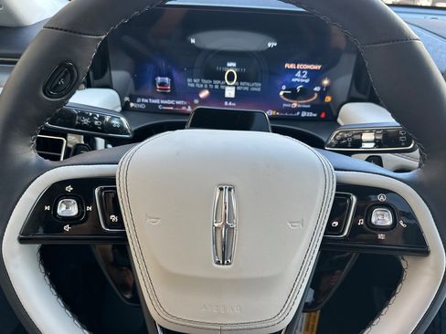 New 2025 Lincoln Aviator Premiere w/ Equipment Group 101A image 24