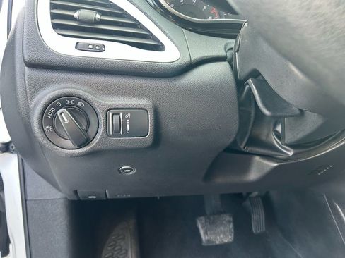 Used 2016 Dodge Dart SXT image 18