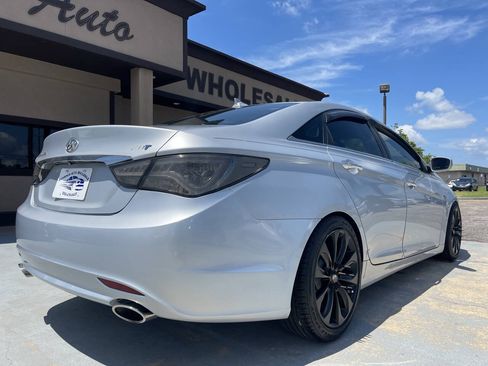 Used 2012 Hyundai Sonata SE w/ Navigation & Sunroof Pkg FWD image 6