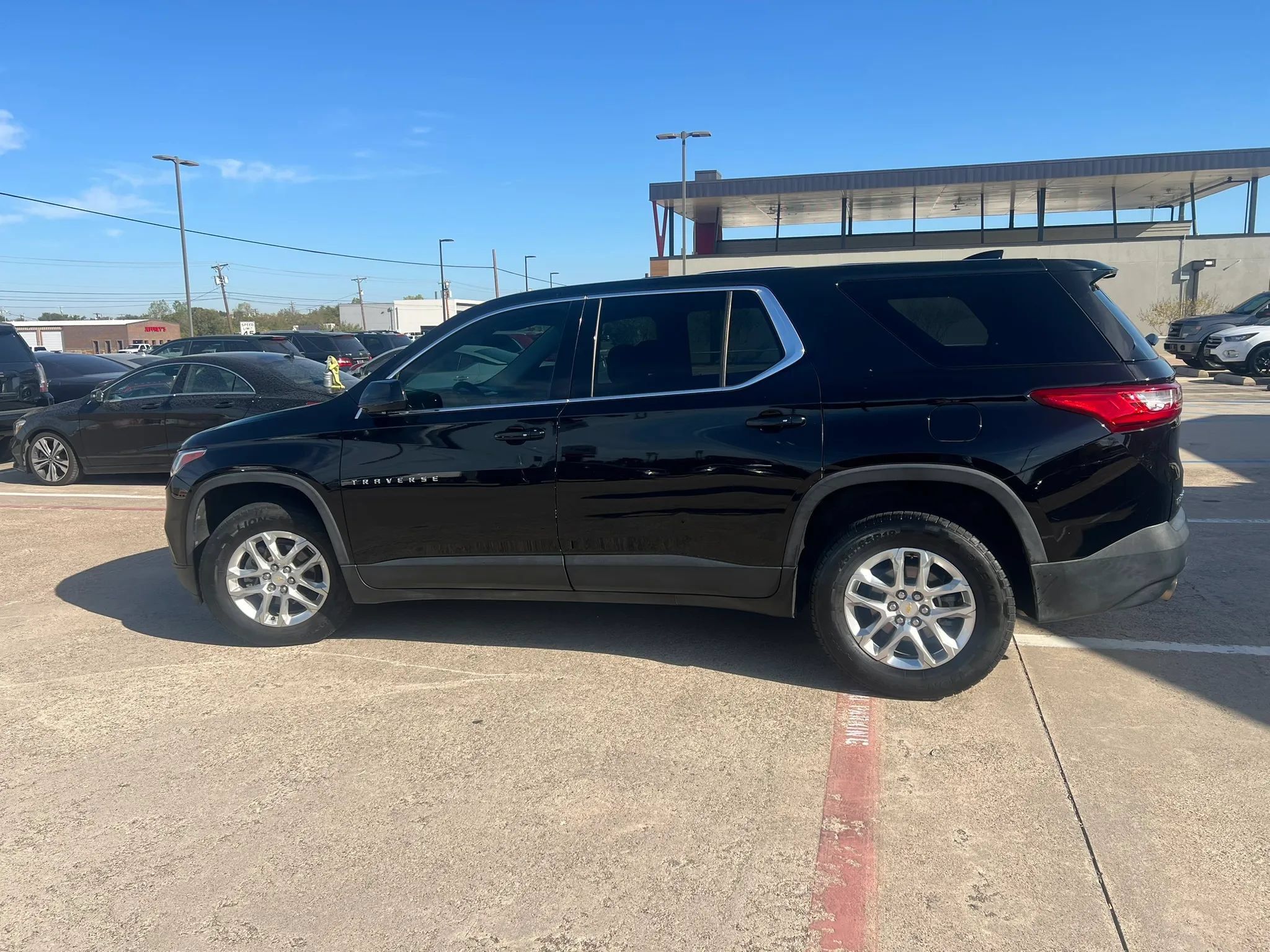 Used 2019 Chevrolet Traverse LS FWD image 5