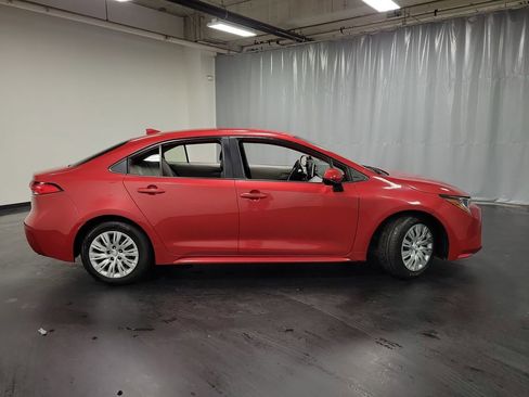 Used 2020 Toyota Corolla LE FWD image 9