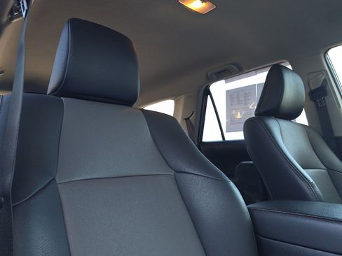 Used 2020 Toyota 4Runner SR5 Premium AWD/4WD image 18