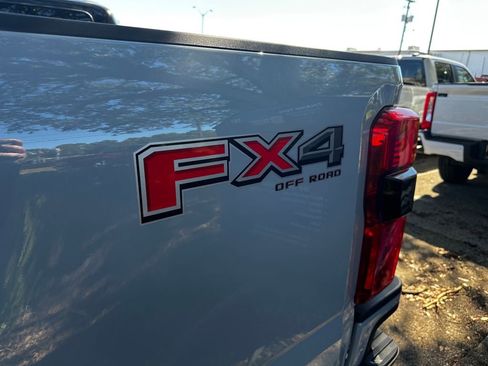 New 2026 Ford F250 Platinum image 19