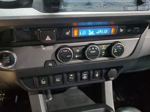 Used 2016 Toyota Tacoma TRD Sport w/ Premium & Technology Package RWD image 32