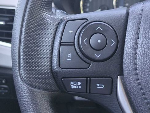 Used 2016 Toyota Corolla LE FWD image 19