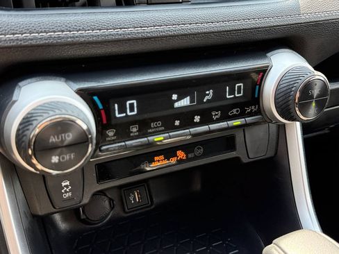Certified 2025 Toyota RAV4 LE AWD/4WD image 35