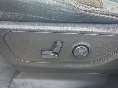Used 2019 RAM 1500 Big Horn AWD/4WD image 18