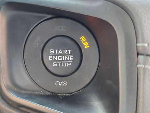 Used 2024 Jeep Wrangler Unlimited Sahara AWD/4WD image 21