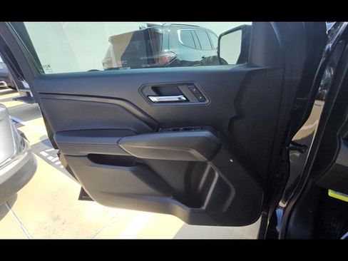 Used 2023 Chevrolet Colorado LT RWD image 5