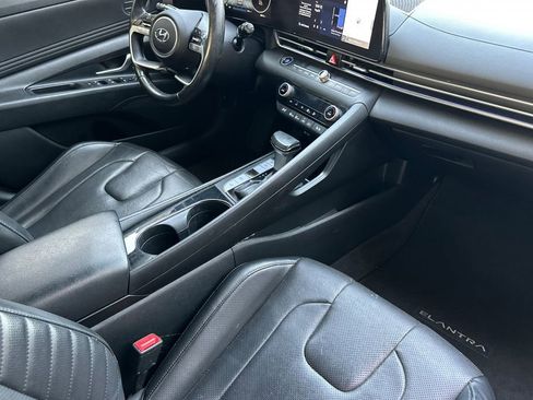 Used 2023 Hyundai Elantra Limited image 15