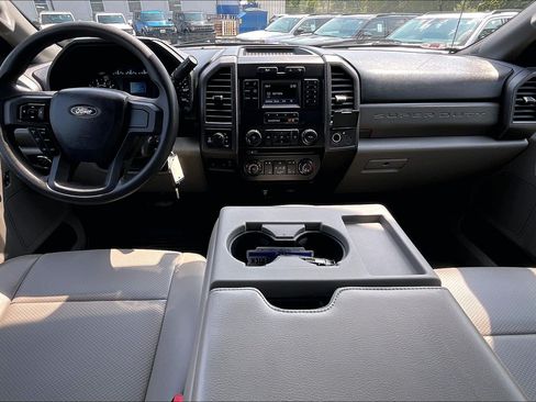Used 2018 Ford F250 XL w/ Power Equipment Group AWD/4WD image 15