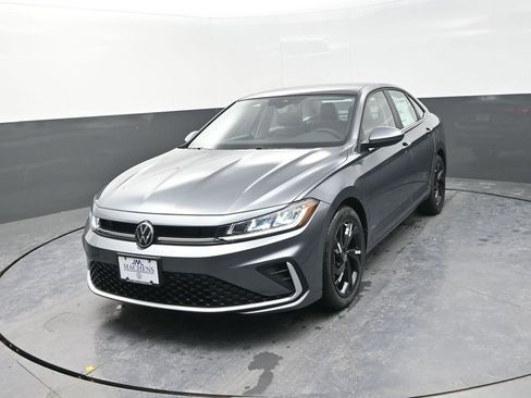 New 2026 Volkswagen Jetta SE FWD image 4