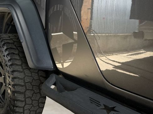 Used 2023 Jeep Gladiator Sport AWD/4WD image 24