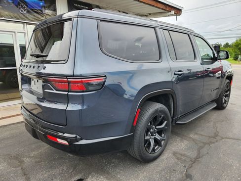 Used 2025 Jeep Wagoneer Series II AWD/4WD image 3