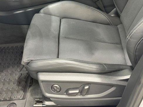 Certified 2025 Audi Q5 e Premium Plus w/ Premium Plus Package AWD/4WD image 21