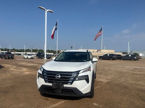 Certified 2024 Nissan Rogue SV AWD/4WD image 5