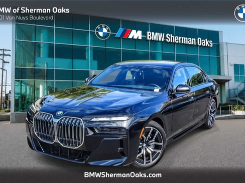 Certified 2026 BMW 740i RWD image 1