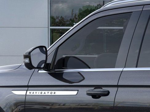 New 2026 Lincoln Navigator Premiere image 20