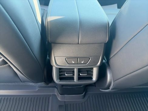 New 2027 GMC Terrain Elevation w/ Elevation Premium Package AWD/4WD image 13