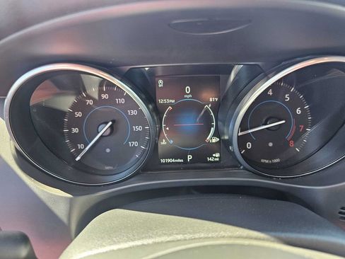 Used 2018 Jaguar F-PACE Premium image 8