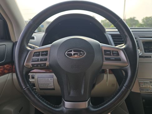 Used 2012 Subaru Outback 2.5i Limited w/ Moonroof Pkg AWD/4WD image 23