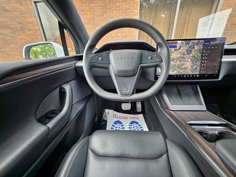 Used 2023 Tesla Model X AWD/4WD image 4