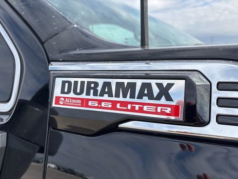 Used 2025 GMC Sierra 2500 SLT w/ SLT Premium Package image 13