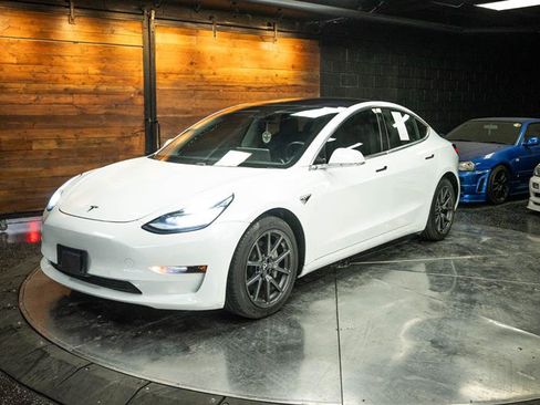 Used 2018 Tesla Model 3 Long Range image 2