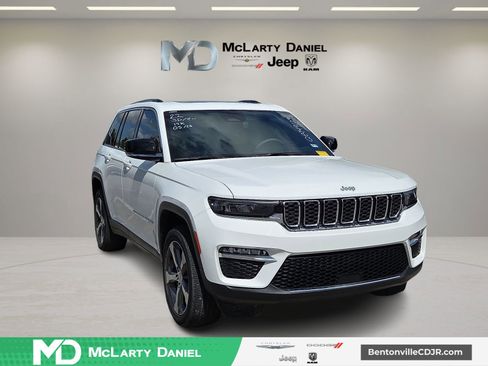 Used 2022 Jeep Grand Cherokee Limited 4xe AWD/4WD image 1