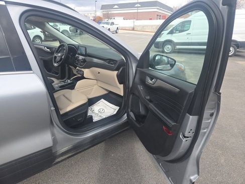 Used 2021 Ford Escape Titanium w/ Class II Trailer Tow Package image 32