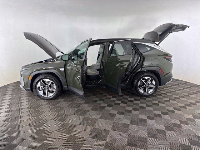 Used 2025 Hyundai Tucson SEL FWD image 12