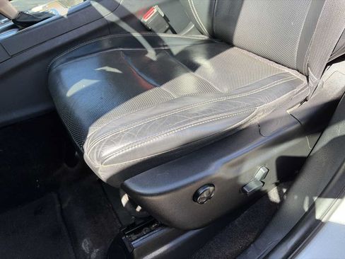 Used 2017 Jeep Grand Cherokee Limited w/ Luxury Group II RWD image 9