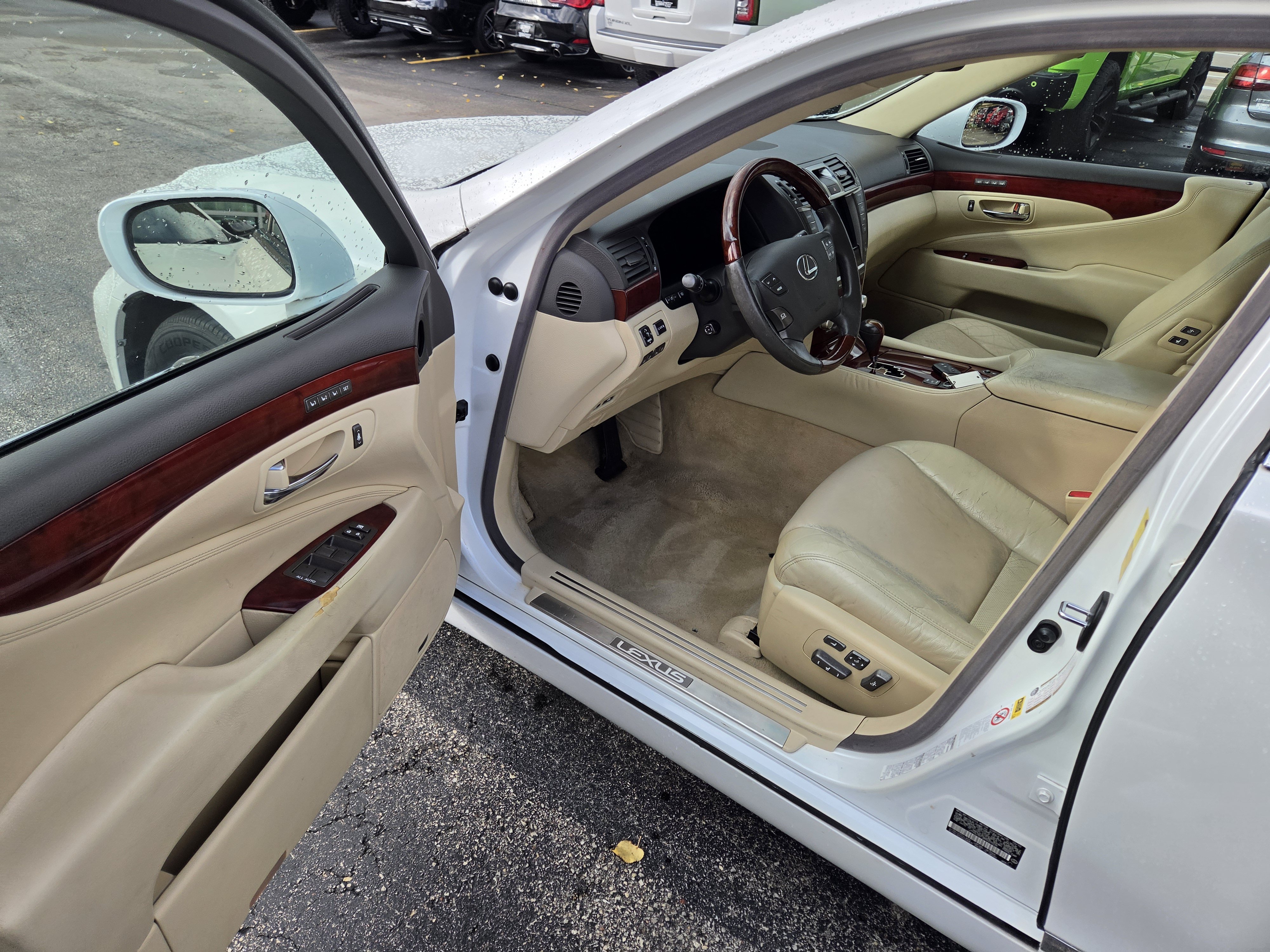 Used 2011 Lexus LS 460 AWD w/ Luxury Value Edition image 5