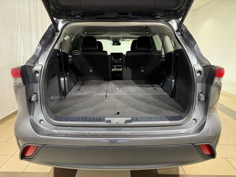 Certified 2024 Toyota Highlander XLE image 12