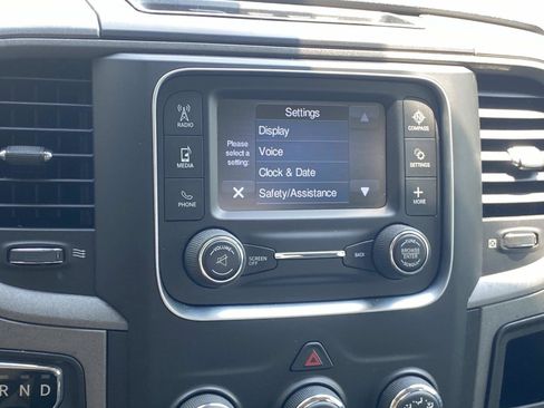 Used 2018 RAM 1500 Express AWD/4WD image 28