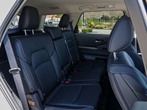 New 2026 Nissan Pathfinder SL FWD image 20