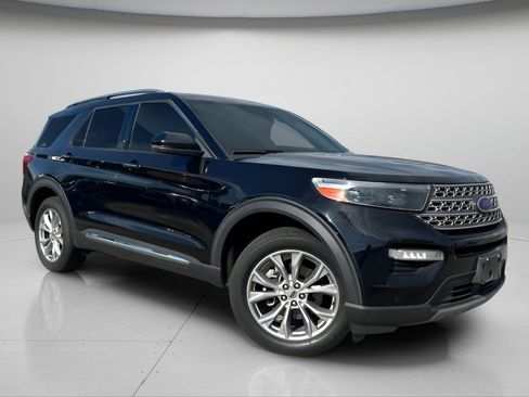 Used 2020 Ford Explorer Limited AWD/4WD image 2