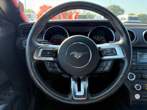 Used 2016 Ford Mustang Convertible RWD image 13