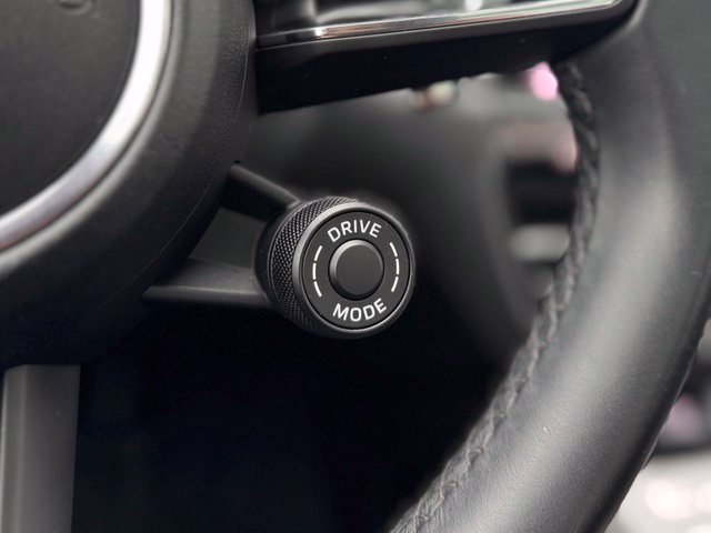 Certified 2023 Porsche Macan AWD/4WD image 25