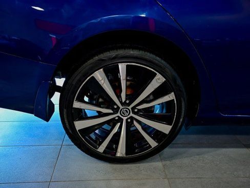 Used 2019 Nissan Altima 2.5 SR AWD/4WD image 12