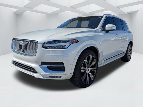 Certified 2023 Volvo XC90 B6 Ultimate w/ Protection Package Premier AWD/4WD image 10