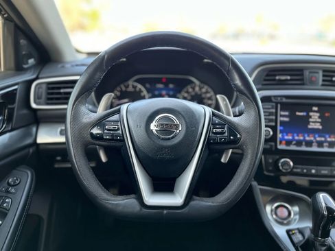 Used 2017 Nissan Maxima SR w/ Midnight Edition FWD image 12