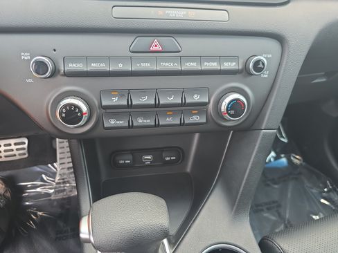 Used 2022 Kia Sportage Nightfall Edition FWD image 18